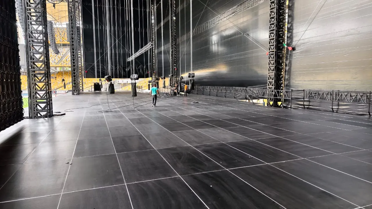STAGE SYSTEMS